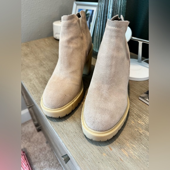 Dolce Vita Cashe H20 Suede Lugged Sole Block Heels 8 - Picture 4 of 8